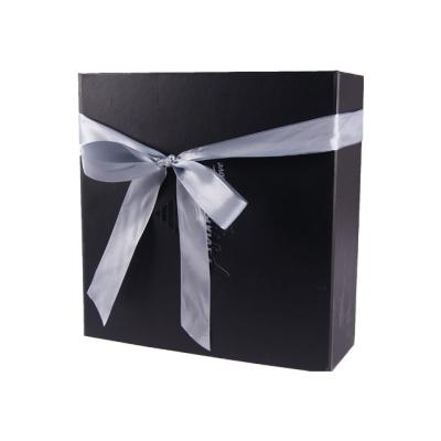 China Custom Lid And Bow Tie Cardboard Birthday Gift Paper Packaging Design Two-pieces Base Box 40x25x6cm for sale