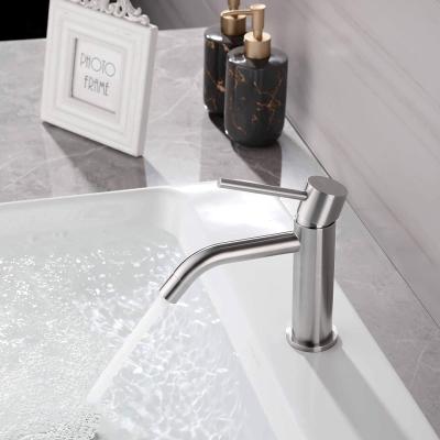 Cina Modern Metered Faucets Design High Quality Deck Mounted Bathroom Sink 304 Stainless Steel Basin Faucets in vendita