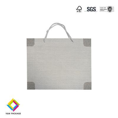 China Kraft Schwarzgold Boutique Shopping Hochzeitsgeschenk Papiertaschen Luxus-Sonderverpackung zu verkaufen