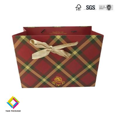 China Custom Printed Luxury Shopping Gift Paper Bag With Handle  Logo Print for sale