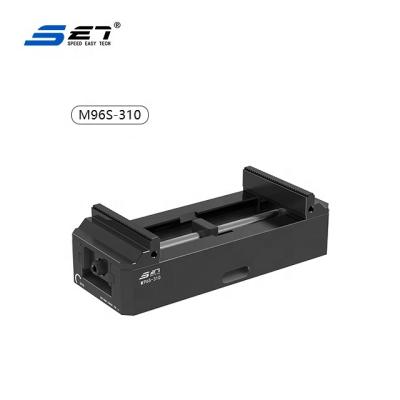 China CNC Machine 52mm Clip Spacing Vice Manual Quick Open Locking Repeat Positioning Accuracy Of CNC Self Centering Vice Less Than 0.01mm for sale