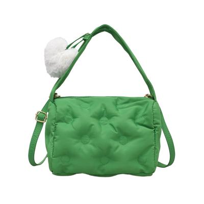 China New Design Fashion Ladies Fashion Oxford Cloth Bag Fashionable Cross Shoulder - Body Handbag With Fur Accessories for sale