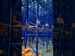 Shuttle pallet racking