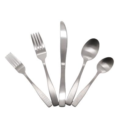 China Sustainable Hot Sale Modern Style Flatware Set Dinner Spoons Forks Solid Silver Knife Stainless Steel Cutlery For Hotel And Home for sale