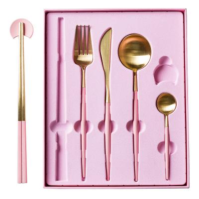 China Fashion Gold Flatware Stocked Sweet Pink Gift Box Set Beautiful Stainless Steel Cutlery Set for sale