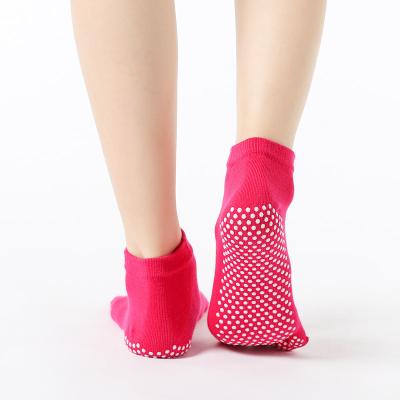 China Five Finger Silicone Anti Slip Pilates Yoga Socks QUICK DRY Custom Non 5 Toe Ankle Grip Women Socks for sale