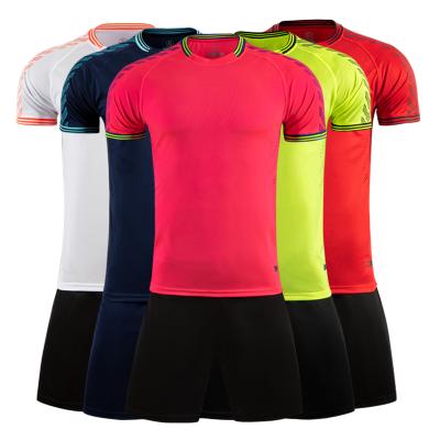 China Custom professional running sets man soccer jersey football teamwear OEM polyester running service is avalibale custom sublimation football jer for sale