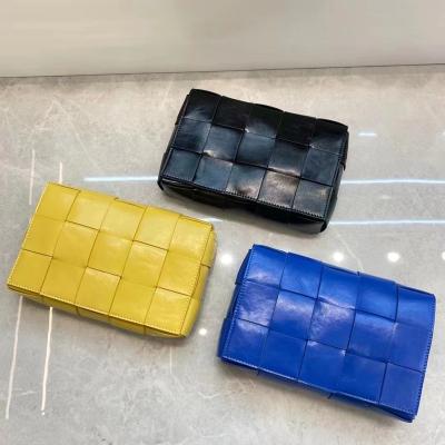 China 2023 fashion custom custom new cross-body shoulder bag wax oil bag simple square cowhide bag small female bag for sale