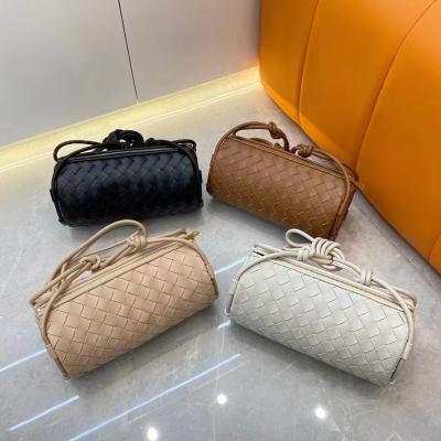 China Factory New Products Stain Women Shoulder Pillow Bag Cowhide Bag Cross-body Bag Wholesale Female Cylinder One Bag for sale