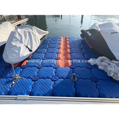 China Hot Selling Modular Plastic Floats Floating Pontoon Cubes Floating Dock Pier Te koop