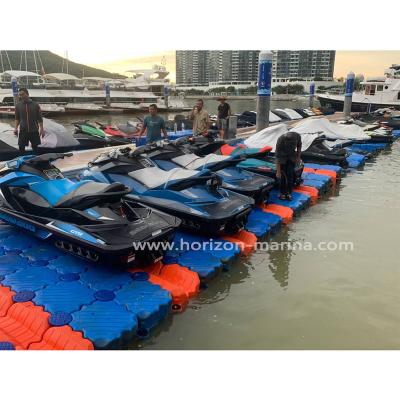 China Top sales plastic modular floating dock jet ski pontoon cubes Te koop