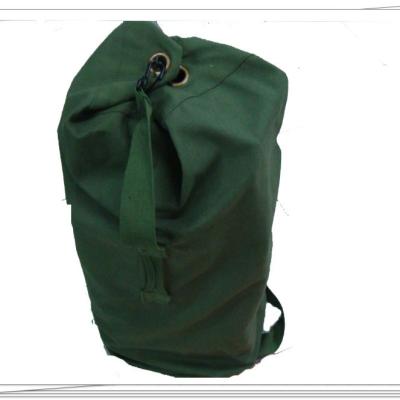 China Army green canvas anti-theft backpack bagCanvas barrel army military travel bags for sale