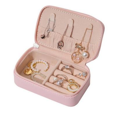 China New Rose List Classic Elegant Leather Necklace Box Small Vintage Jewelry Storage Case for sale