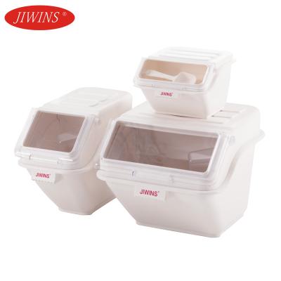 China Viable Kitchen Plastic Ingredient Bin With Scoop Food Grade PP Ingredient Storage Bin Restaurant Shelf Ingredient Bin for sale