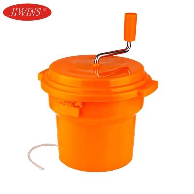 China Kitchen Salad Spinner PP 9.5L/2.5 Gal Orange Vegetables Fruit Dryer Small Viable Commercial Plastic Salad Spinner For Hotel Restaurant for sale