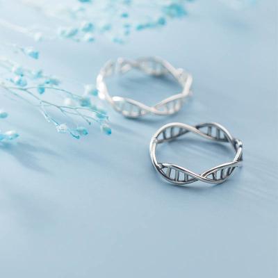 China Korean version of the romantic SR104-687 small men's halo rings retro fresh and simple twist hand jewelry rotating open ring for sale