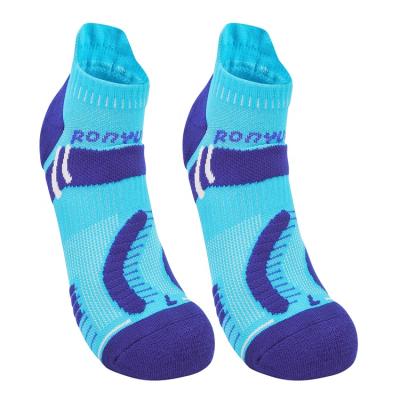 China Breathable Non-slip Terry Sports Socks Antibacterial Men's Professional Sports Comfy Low-cut Running Socks for sale