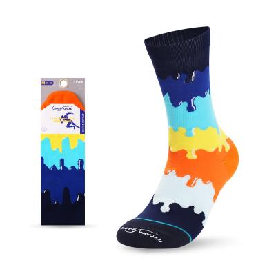 China Custom QUICK DRY Medium Tube Mid Section Sports Chamber Thin Section Socks For Men for sale