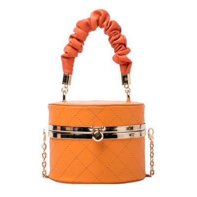 China High quality small case luxury handbags 2022 famous design purses fashion chain bucket bags for women for sale