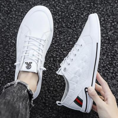 China Fashion Trend Low Price Durable Anti-slip Sports Men's Running Shoes And Sneakers for sale