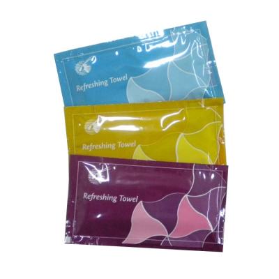 China Have nice lemon scent nonwoven fabric oem ​​odm lemon scented spunlace small wet wipes wet wipes packs custom for sale