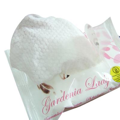 China New trends 25pcs soft flowpack material Aloe Vera VE embossing nonwoven facial wipes for sale