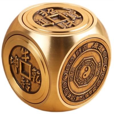 China Wholesale Brass Hand Pieces China Money Transfer Creative Six Side Ornaments Hoard Fortunes Fingertip Gyro for sale