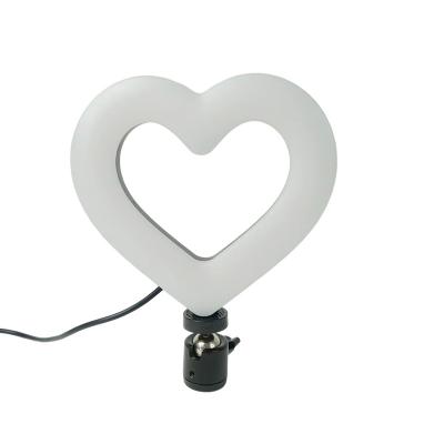 中国 PORTABLE Heart Shaped Desktop Fixed RGB To Fill Ring Light Rechargeable Smart Ring Light 販売のため