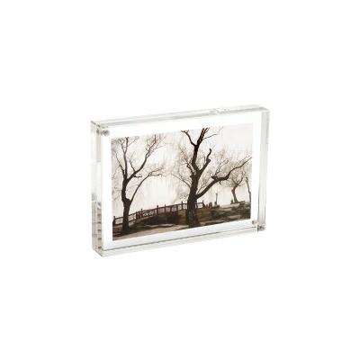 China Morden 6X8inch Slanted Magnetic Clear Acrylic Photo Frame for sale