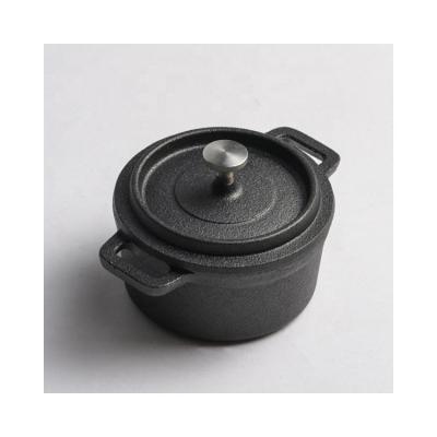 China Sustainable Mini Cast Iron Cooking Preseasoned Portable Pot With Lid for sale