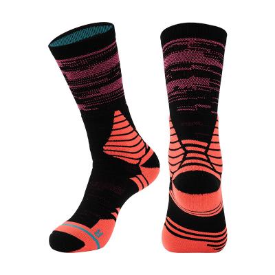 China Durable Heat Dissipation Breathable Foot Outdoor Socks Fashion Sports Non-Slip Custom Socks Designs For Men for sale