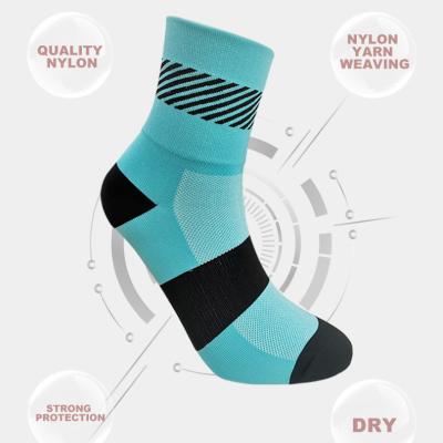 China Wholesale Men's Breathable Gray Black Cotton Athletic Soccer Crew Gym Elite Sports Green Socks Good Quality for sale