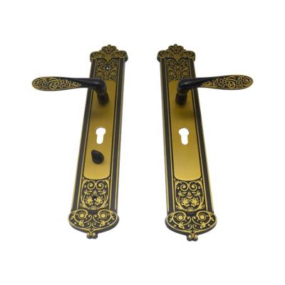 China Chinese Zinc Alloy Entry Door Handle Handle Lock For Wooden Door Luxury Door Handle for sale