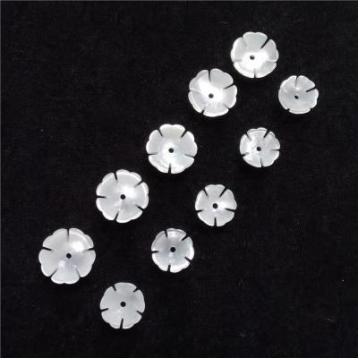 China Clothing Jewelry Accessories Wholesale Natural White Pearlescent Shell Flower Beads For Fashionable DIY Jewelry Accessories for sale