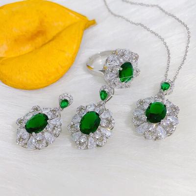 China Banquet Jewelry Set FineJewelry Ring Fashion Piercing Jewelry Luxury Green Zircon Necklace Pendant CLASSIC for sale