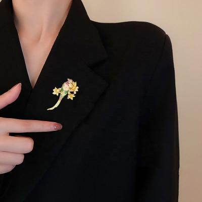 China Capitals Led By Fear Fashion European Korean Luxury Bird Small Smart Female Small Brooch Animals for sale