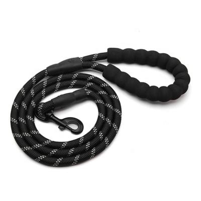 China New Arrival Stocked Reflective Nylon Round Pet Rope Dog Leash Pet Accessories For Dogs Harness for sale