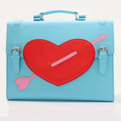 China 2022 New High Quality Trend Ladies Fashion Bag Simple Messenger Shoulder Heart Bag With Arrow Patch for sale