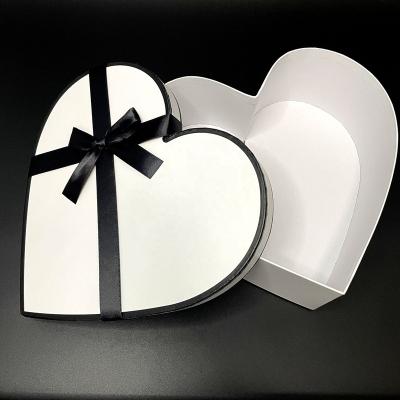 China Recycled Materials Reusable Luxury Flower Gift Box Packaging Wholesale Heart Shape Gift Flower Box For Flower Arrangements In Wedding Party Boxes for sale