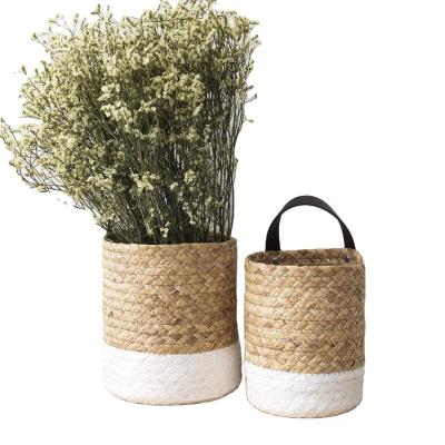 China Natural Material and Paper Set 2 Wall Hanging Storage Baskets Small Water Grass and Paper Woven Rope Basket for sale