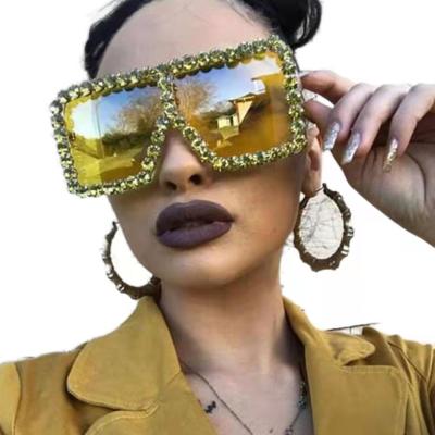 China Rimless Diamond Colored Lenses Sunglasses For Runway Show Street 2022 New Rimless Rhinestone Fashionable Square Full Large for sale