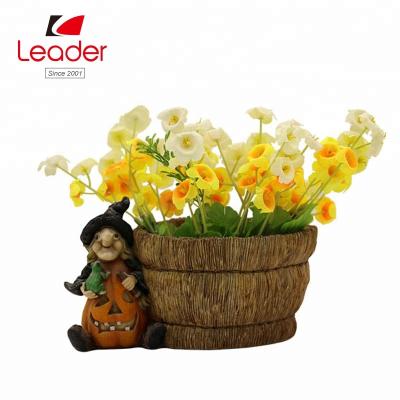 China 2018 New Design Evil Witch Resin Planters Witch Garden Planters Outdoor Halloween Decoration for sale