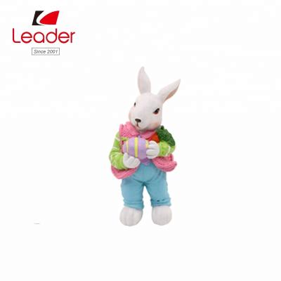 China Resin Bunny Statue BSCI Audit Factory Rabbits Statue Decorative Easter Bunny for sale