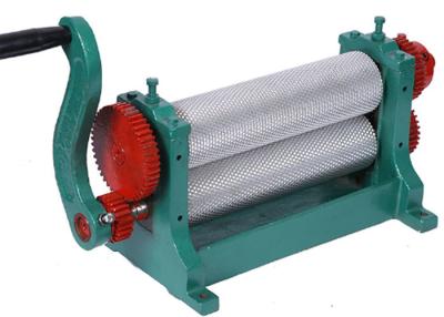 China Bee star 75*310mm Aluminum Alloy Beeswax Foundation Roller Machine Reasonable Structure High Reliability for sale