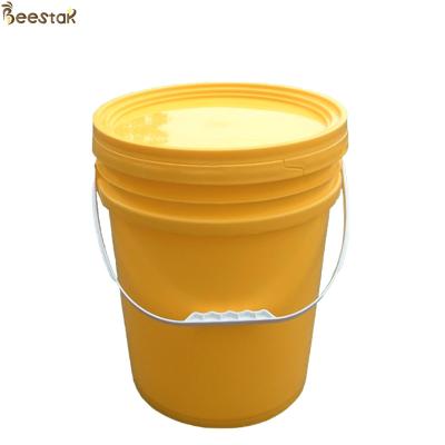 China Imkerijmateriaal 20L Honey Tank Without Honey Gate Plastic Honey Barrel Te koop