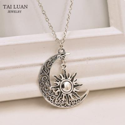 China ALLOY A Song of the Game Wholesale Ice and Fire of Thrones Necklace Moon and Sun Alloy Pendant Necklace for sale