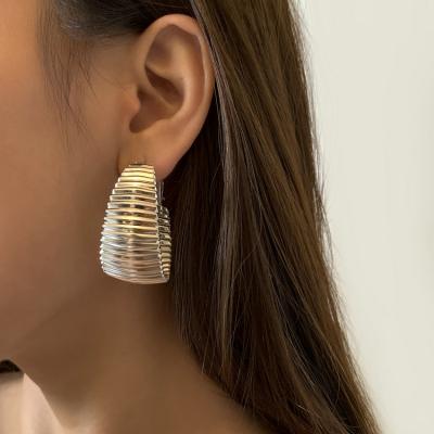 China FASHIONABLE Punk Style Stripe Geometric Gold Plated C Shape Cuff Earring For Women for sale