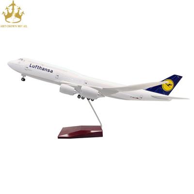 China China Boeing Model Aircraft 1:157 47CM Aircraft Of Boeing Lufthansa 747-8 Model Aircraft With Landing Gear Wheels And Lights for sale