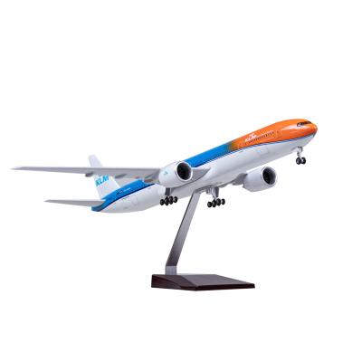 China China Boeing Airbus Plastic Toy Resin 777 Royal Netherlands 47cm Die Casting Furnishings Of 1/157 Aircraft Model for sale