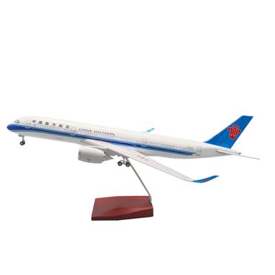 China China Airbus A350 China Southern Airlines 1:142 Simulation LED Airbus Advanced Resin Aircraft Pendant Model With Lights for sale